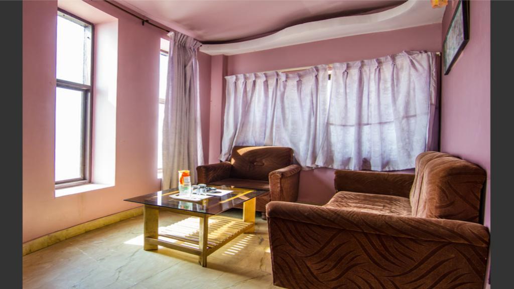 فندق Golden Dust بوري المظهر الخارجي الصورة